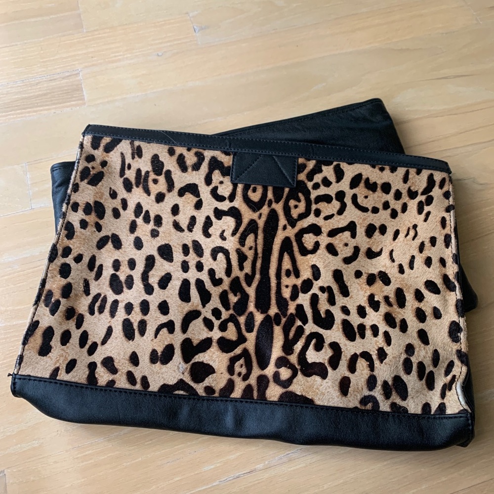 Animal print texture large clutch